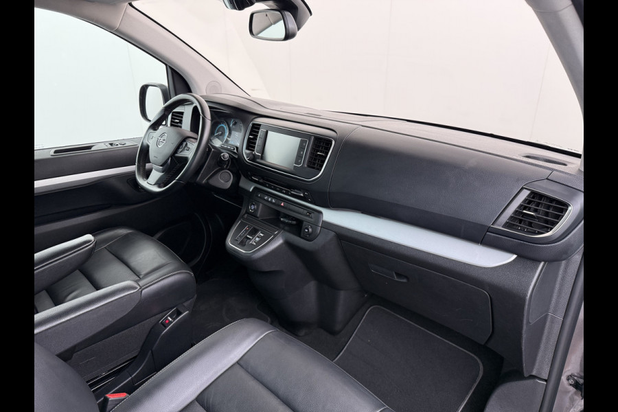 Opel Vivaro Combi Electric 8-Persoons L2 75kWh Leder Panoramadak 2X Elek.Schuifdeur Trekhaak 360°Camera Stoelverwarming Apple Carplay Android Auto Navi Ecc SOH 90% Cruise Control Regen-Lichtsensor Privacy Glas Lmv DAB Led 1.000KG Trekgewicht Garantie op Accu tot 19-12-2030/160.000km