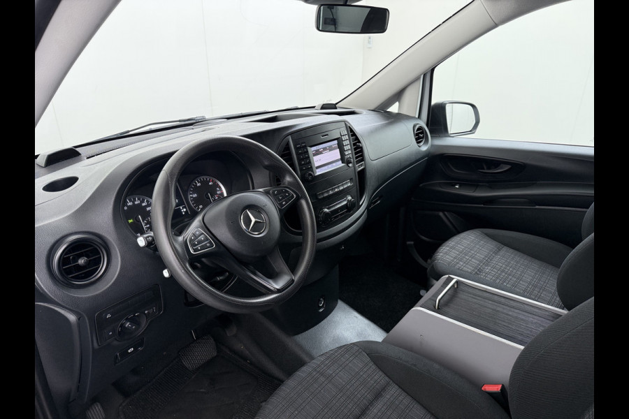 Mercedes-Benz Vito 114CDI Automaat Lang 2X Schuifdeur Trekhaak Camera Euro 6 Navi Airco Imperiaal Cruise Control Pdc Betonplexvloer Wandbetimmering 2.000KG Trekgewicht 1e Eigenaar