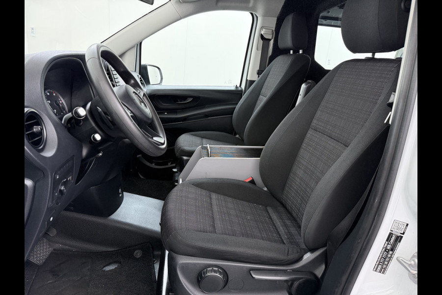 Mercedes-Benz Vito 114CDI Automaat Lang 2X Schuifdeur Trekhaak Camera Euro 6 Navi Airco Imperiaal Cruise Control Pdc Betonplexvloer Wandbetimmering 2.000KG Trekgewicht 1e Eigenaar