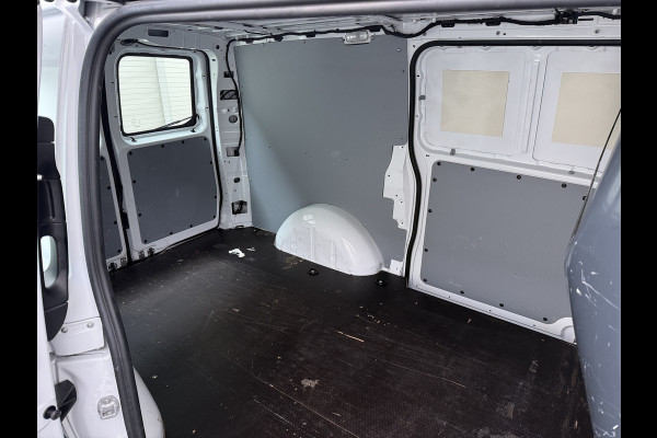 Mercedes-Benz Vito 114CDI Automaat Lang 2X Schuifdeur Trekhaak Camera Euro 6 Navi Airco Imperiaal Cruise Control Pdc Betonplexvloer Wandbetimmering 2.000KG Trekgewicht 1e Eigenaar