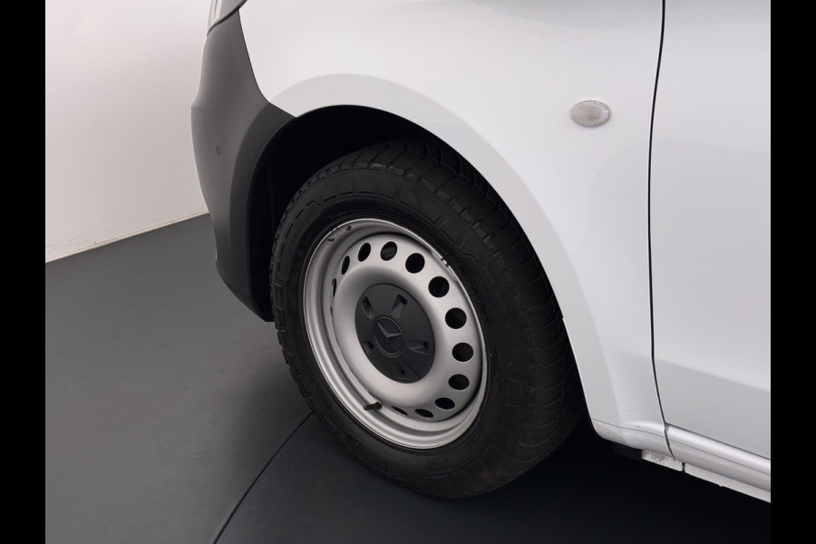 Mercedes-Benz Vito 114CDI Automaat Lang 2X Schuifdeur Trekhaak Camera Euro 6 Navi Airco Imperiaal Cruise Control Pdc Betonplexvloer Wandbetimmering 2.000KG Trekgewicht 1e Eigenaar