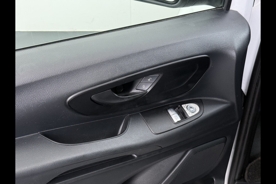 Mercedes-Benz Vito 114CDI Automaat Lang 2X Schuifdeur Trekhaak Camera Euro 6 Navi Airco Imperiaal Cruise Control Pdc Betonplexvloer Wandbetimmering 2.000KG Trekgewicht 1e Eigenaar