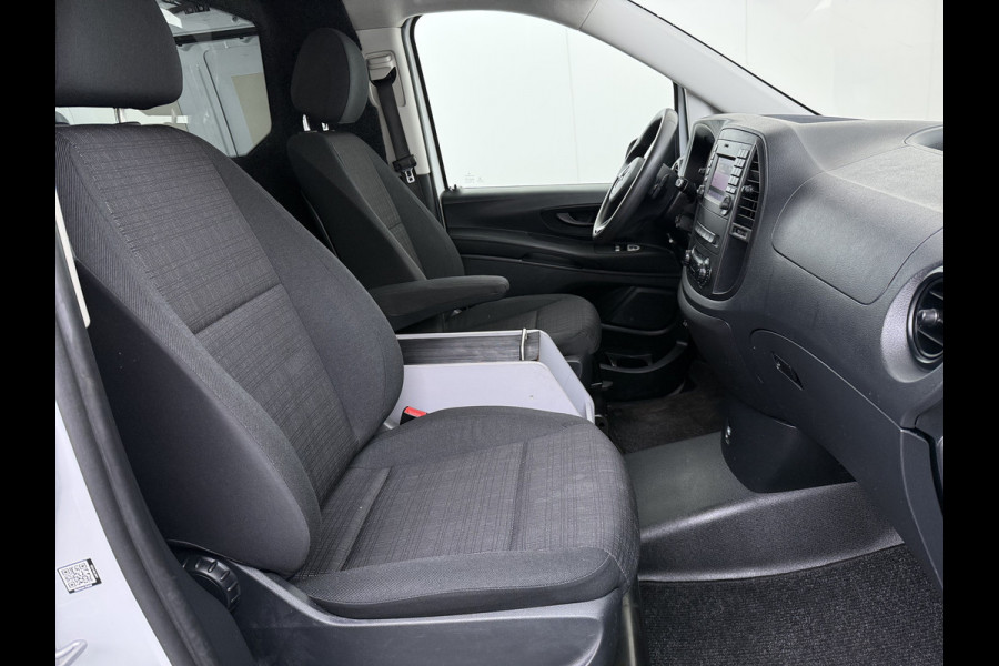 Mercedes-Benz Vito 114CDI Automaat Lang 2X Schuifdeur Trekhaak Camera Euro 6 Navi Airco Imperiaal Cruise Control Pdc Betonplexvloer Wandbetimmering 2.000KG Trekgewicht 1e Eigenaar