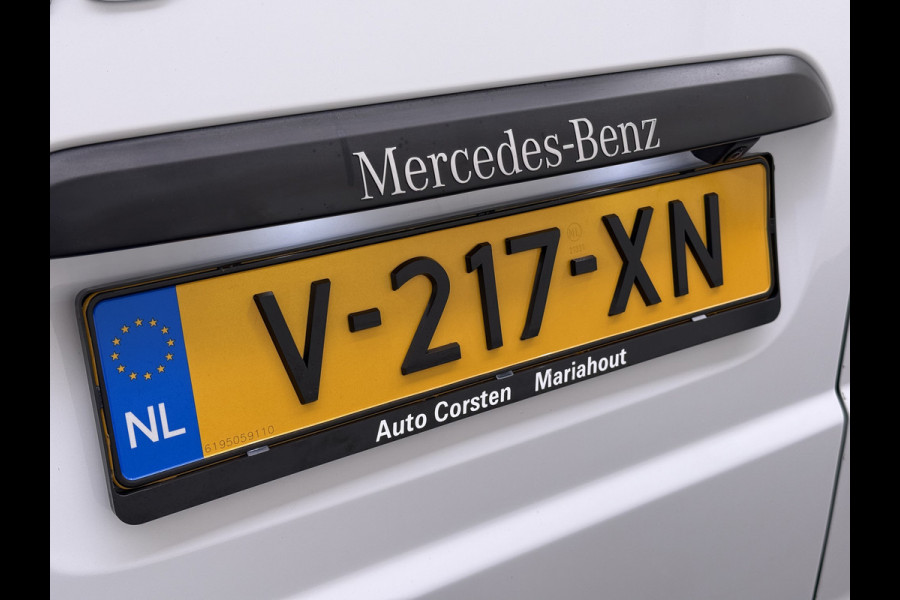 Mercedes-Benz Vito 114CDI Automaat Lang 2X Schuifdeur Trekhaak Camera Euro 6 Navi Airco Imperiaal Cruise Control Pdc Betonplexvloer Wandbetimmering 2.000KG Trekgewicht 1e Eigenaar