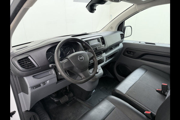 Opel Vivaro 2.0CDTI 123PK Automaat L2 3-Persoons Sortimo Inbouwkasten/lades Euro 6 Airco Cruise Control Bluetooth Pdc Betonplex Vloer Schuifdeur Wandbetimmering Dealeronderhouden 1e Eigenaar Origineel Nederlandse Auto