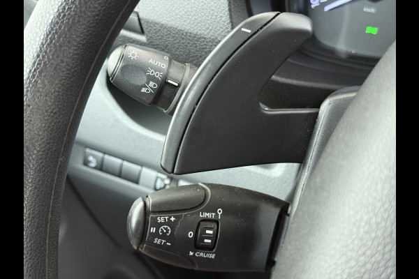 Opel Vivaro 2.0CDTI 123PK Automaat L2 3-Persoons Sortimo Inbouwkasten/lades Euro 6 Airco Cruise Control Bluetooth Pdc Betonplex Vloer Schuifdeur Wandbetimmering Dealeronderhouden 1e Eigenaar Origineel Nederlandse Auto