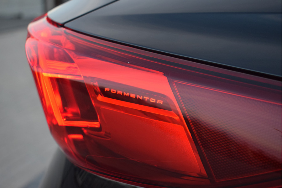 CUPRA Formentor 1.4 e-Hybrid VZ Copper Edition | Pano | Trekhaak | Camera | 20"