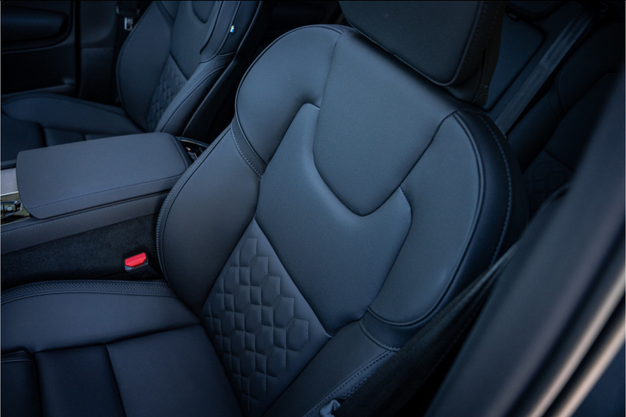 Volvo XC90 2.0 T8 Plug-in hybrid AWD Plus Dark ** Panodak ** Harman/Kardon ** Trekhaak ** HUD