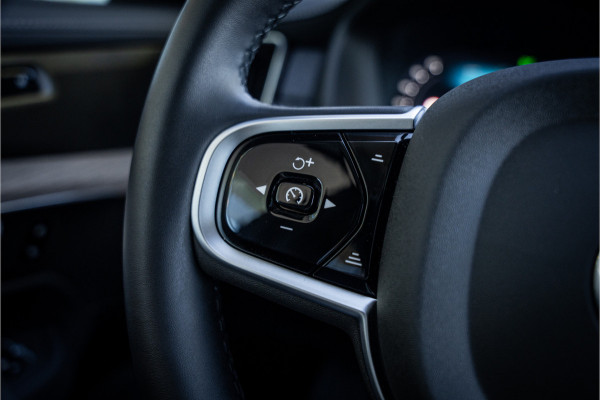 Volvo XC90 2.0 T8 Plug-in hybrid AWD Plus Dark ** Panodak ** Harman/Kardon ** Trekhaak ** HUD
