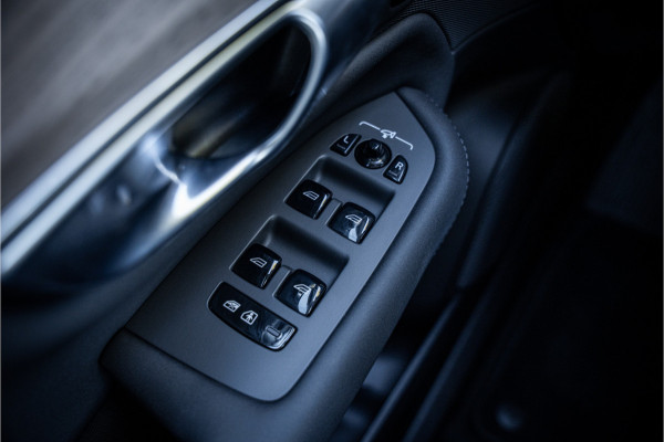 Volvo XC90 2.0 T8 Plug-in hybrid AWD Plus Dark ** Panodak ** Harman/Kardon ** Trekhaak ** HUD