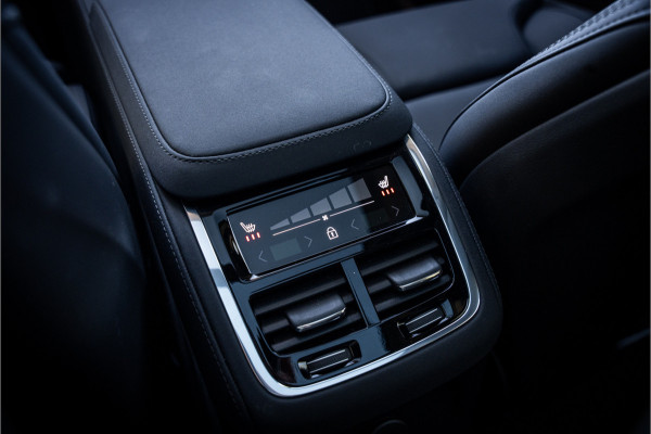 Volvo XC90 2.0 T8 Plug-in hybrid AWD Plus Dark ** Panodak ** Harman/Kardon ** Trekhaak ** HUD