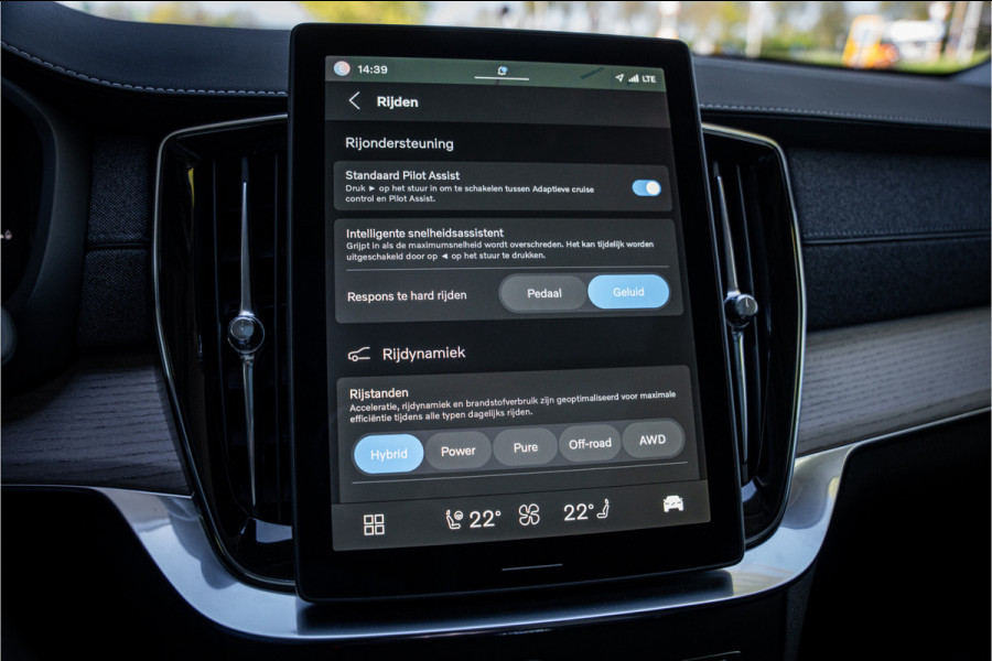 Volvo XC90 2.0 T8 Plug-in hybrid AWD Plus Dark ** Panodak ** Harman/Kardon ** Trekhaak ** HUD