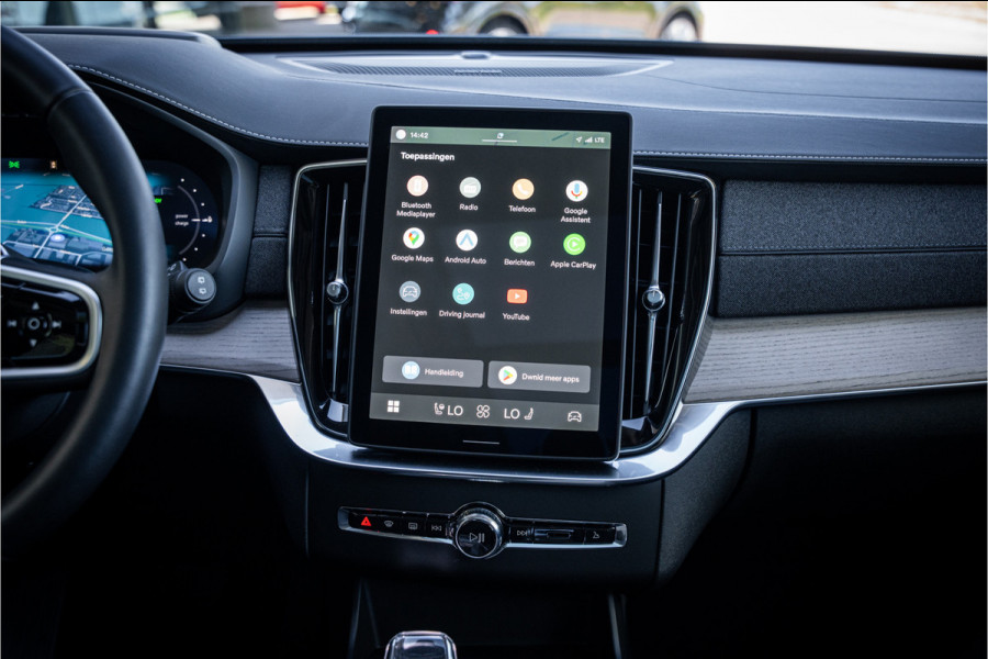 Volvo XC90 2.0 T8 Plug-in hybrid AWD Plus Dark ** Panodak ** Harman/Kardon ** Trekhaak ** HUD