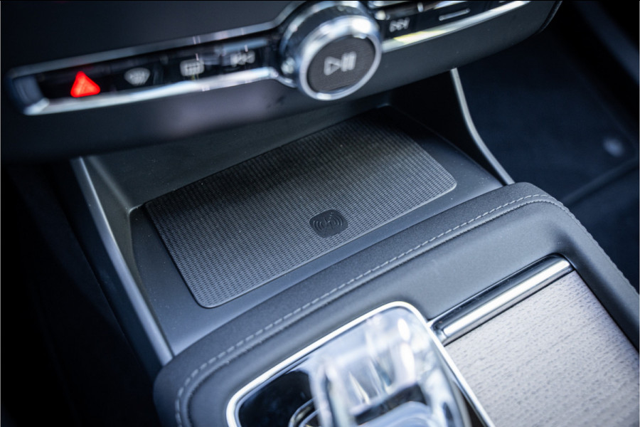 Volvo XC90 2.0 T8 Plug-in hybrid AWD Plus Dark ** Panodak ** Harman/Kardon ** Trekhaak ** HUD