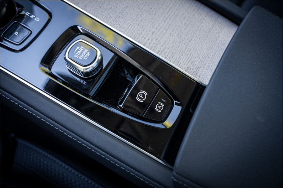 Volvo XC90 2.0 T8 Plug-in hybrid AWD Plus Dark ** Panodak ** Harman/Kardon ** Trekhaak ** HUD