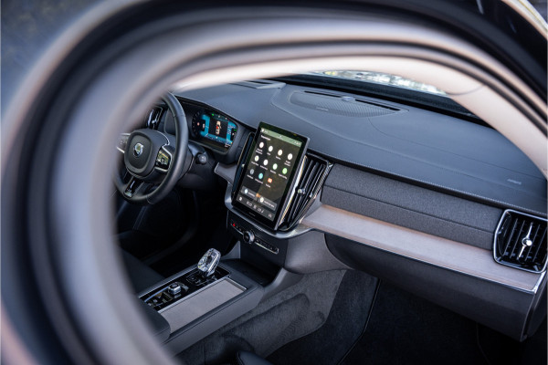 Volvo XC90 2.0 T8 Plug-in hybrid AWD Plus Dark ** Panodak ** Harman/Kardon ** Trekhaak ** HUD