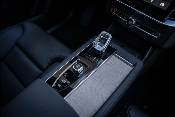 Volvo XC90 2.0 T8 Plug-in hybrid AWD Plus Dark ** Panodak ** Harman/Kardon ** Trekhaak ** HUD