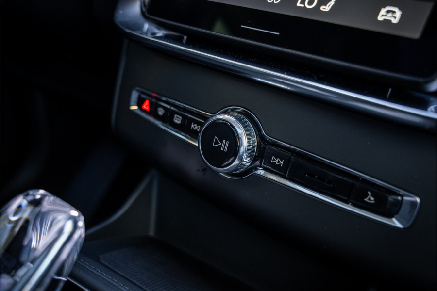 Volvo XC90 2.0 T8 Plug-in hybrid AWD Plus Dark ** Panodak ** Harman/Kardon ** Trekhaak ** HUD