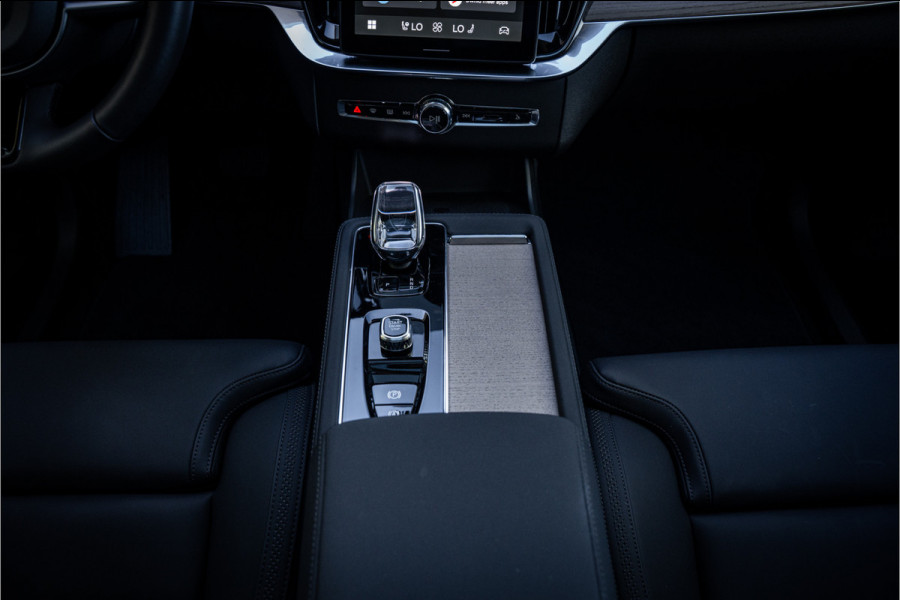Volvo XC90 2.0 T8 Plug-in hybrid AWD Plus Dark ** Panodak ** Harman/Kardon ** Trekhaak ** HUD