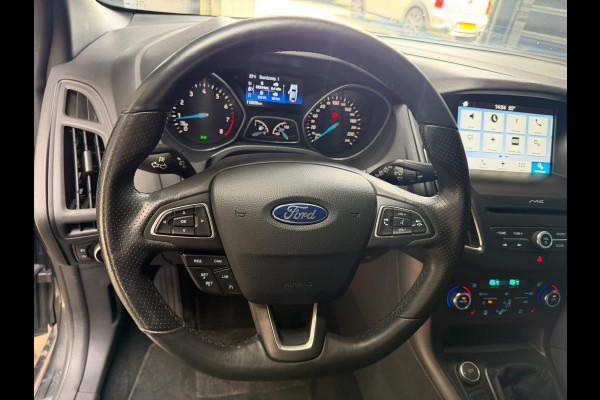 Ford FOCUS Wagon 1.0 ST-Line 140PK XENON-CLIMA-CAMERA-STLVERWARMING