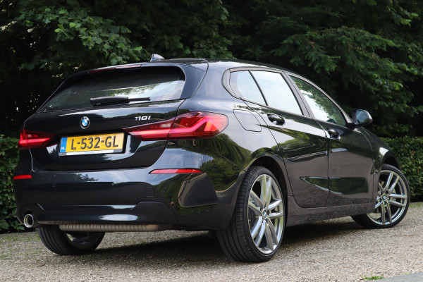 BMW 1-serie 118i Business Edition | Automaat | Carplay | Navi |
