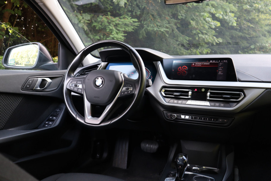 BMW 1-serie 118i Business Edition | Automaat | Carplay | Navi |
