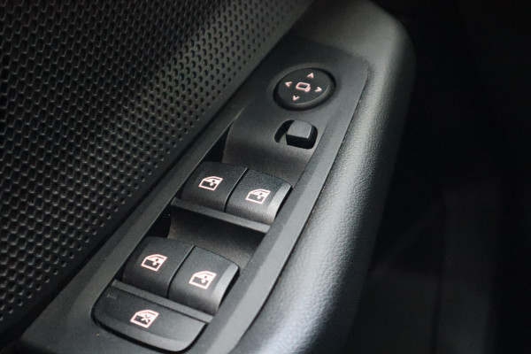 BMW 1-serie 118i Business Edition | Automaat | Carplay | Navi |