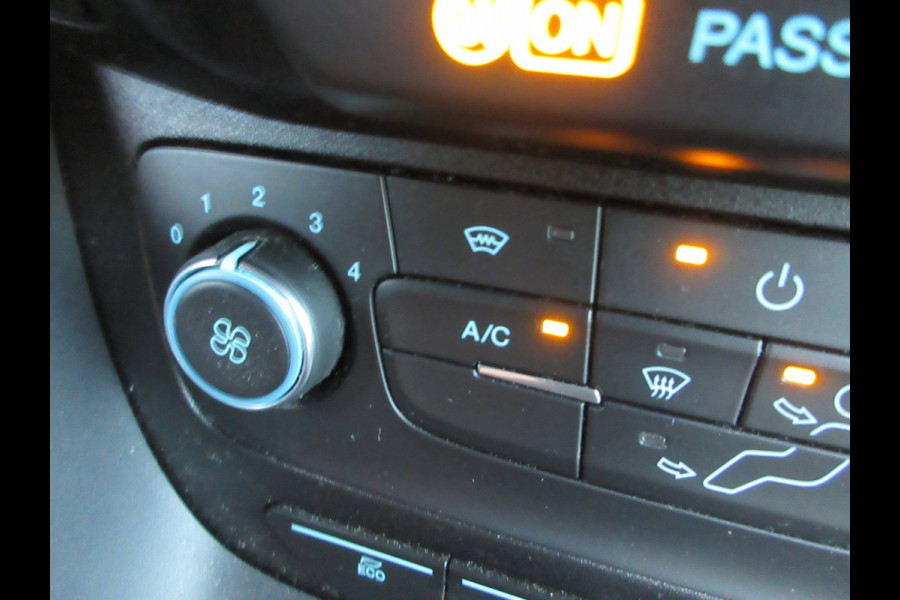 Ford Transit Connect 1.5 EcoBlue L2 Trend automaat airco trekhaak