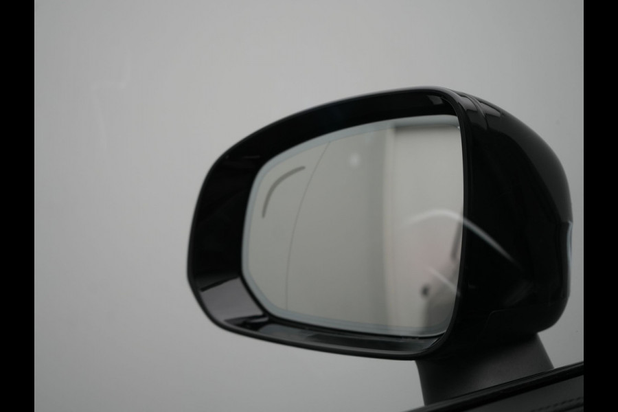 Volvo XC90 T8 Recharge AWD Ultimate Dark 7 Persoons 456pk PHEV LONG RANGE Dealer O.H | Trekhaak af Fabriek | Bowers & Wilkins | Panodak | 22"L.M | Adaptive Cruise | Head Up | Alcantara Hemel | Pilot Assist | Google Maps | Keyless |
