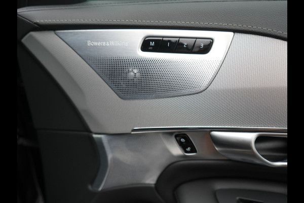Volvo XC90 T8 Recharge AWD Ultimate Dark 7 Persoons 456pk PHEV LONG RANGE Dealer O.H | Trekhaak af Fabriek | Bowers & Wilkins | Panodak | 22"L.M | Adaptive Cruise | Head Up | Alcantara Hemel | Pilot Assist | Google Maps | Keyless |