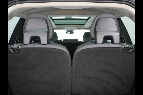Volvo XC90 T8 Recharge AWD Ultimate Dark 7 Persoons 456pk PHEV LONG RANGE Dealer O.H | Trekhaak af Fabriek | Bowers & Wilkins | Panodak | 22"L.M | Adaptive Cruise | Head Up | Alcantara Hemel | Pilot Assist | Google Maps | Keyless |