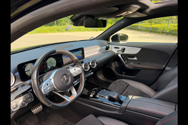 Mercedes-Benz A-Klasse 250 e AMG Limited Nightpakket Burmester Multibeam Panorama Memory Sfeer Camera Night Keyless