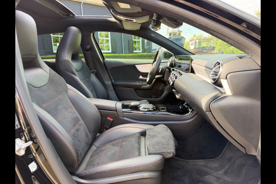 Mercedes-Benz A-Klasse 250 e AMG Limited Nightpakket Burmester Multibeam Panorama Memory Sfeer Camera Night Keyless