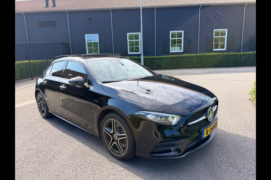 Mercedes-Benz A-Klasse 250 e AMG Limited Nightpakket Burmester Multibeam Panorama Memory Sfeer Camera Night Keyless