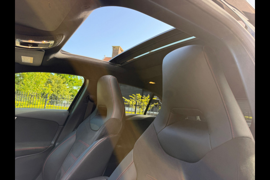 Mercedes-Benz A-Klasse 250 e AMG Limited Nightpakket Burmester Multibeam Panorama Memory Sfeer Camera Night Keyless