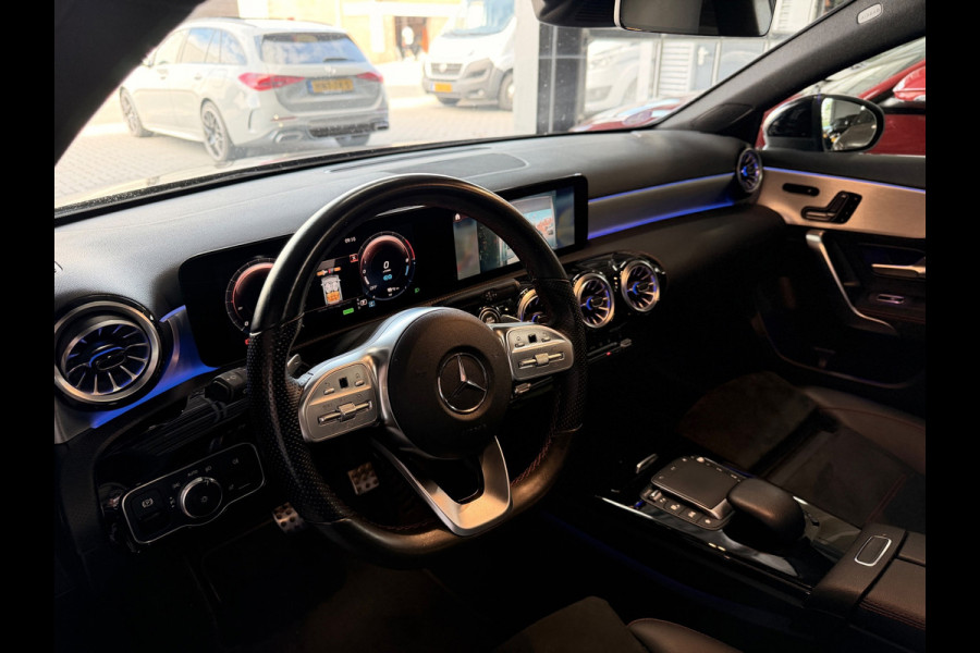 Mercedes-Benz A-Klasse 250 e AMG Limited Nightpakket Burmester Multibeam Panorama Memory Sfeer Camera Night Keyless