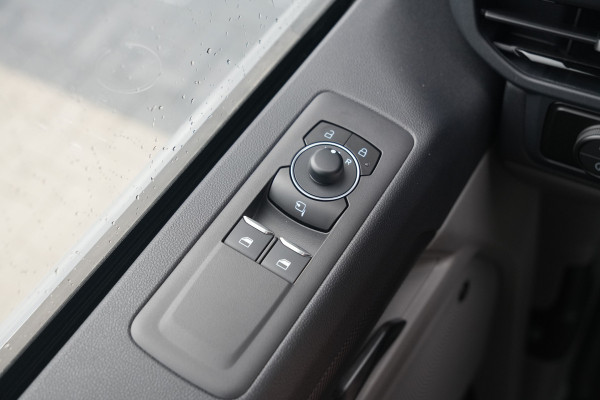 Ford E-Transit Custom 340 L2H1 Sport 71 kWh 218pk - ACC - B&O - Navi - Stoel/Stuurverwarming - 360 Camera - Blindspot - Rijklaar