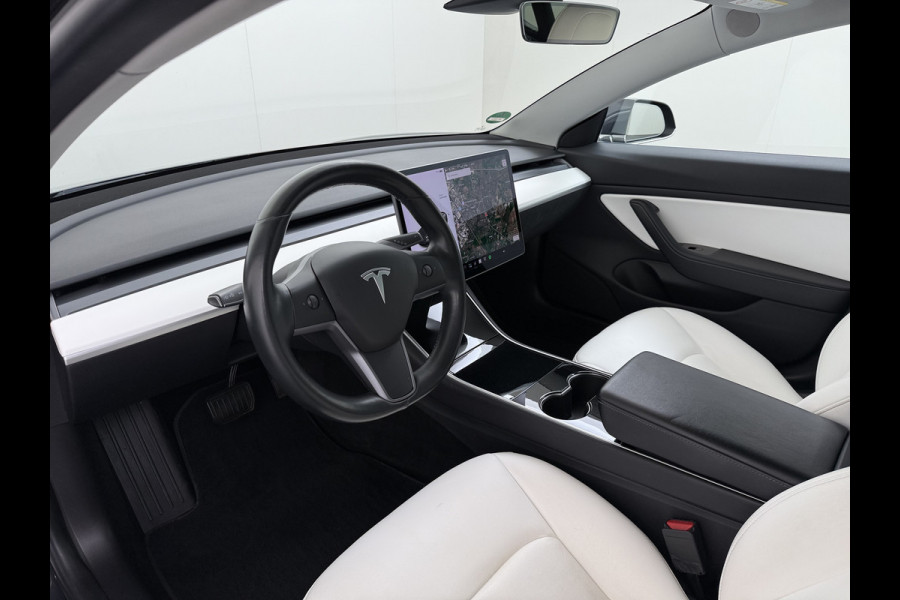 Tesla Model 3 Long Range AWD 75kWh 463PK Full Self Driving Ivoor Interieur All-Season banden Privacy Glas Premium Audio Panoramadak Navi Camer SOH 82% Lmv Leder Memory Elek.Stoelen Achterbank+Stoelverwarming Keyless Wifi Origineel Nederlandse Particuliere Auto Fabrieksgarantie op Accu en motor tot 25-3-2027/192.000KM