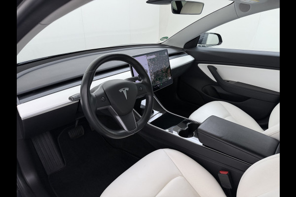 Tesla Model 3 Long Range AWD 75kWh 463PK Full Self Driving Ivoor Interieur All-Season banden Privacy Glas Premium Audio Panoramadak Navi Camer SOH 82% Lmv Leder Memory Elek.Stoelen Achterbank+Stoelverwarming Keyless Wifi Origineel Nederlandse Particuliere Auto Fabrieksgarantie op Accu en motor tot 25-3-2027/192.000KM