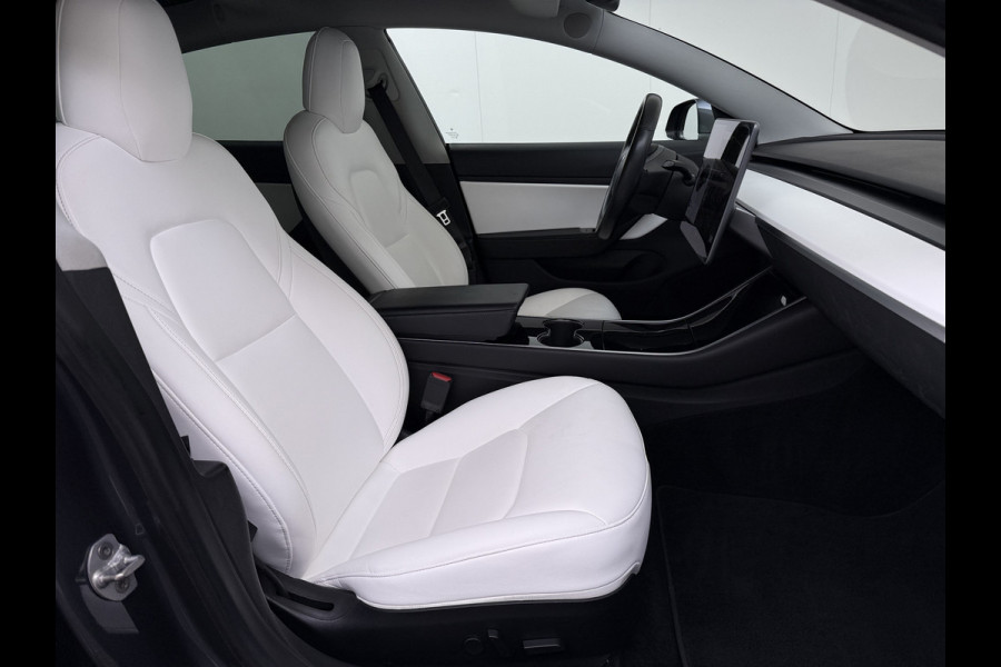 Tesla Model 3 Long Range AWD 75kWh 463PK Full Self Driving Ivoor Interieur All-Season banden Privacy Glas Premium Audio Panoramadak Navi Camer SOH 82% Lmv Leder Memory Elek.Stoelen Achterbank+Stoelverwarming Keyless Wifi Origineel Nederlandse Particuliere Auto Fabrieksgarantie op Accu en motor tot 25-3-2027/192.000KM