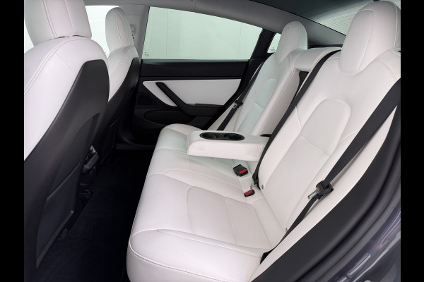 Tesla Model 3 Long Range AWD 75kWh 463PK Full Self Driving Ivoor Interieur All-Season banden Privacy Glas Premium Audio Panoramadak Navi Camer SOH 82% Lmv Leder Memory Elek.Stoelen Achterbank+Stoelverwarming Keyless Wifi Origineel Nederlandse Particuliere Auto Fabrieksgarantie op Accu en motor tot 25-3-2027/192.000KM