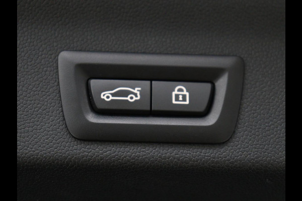 MINI Countryman 2.0 Cooper S Hammersmith | Panoramadak | Carplay | Camera | Harman/Kardon | Leder | Stoelverwarming | Elektrische kofferbak | Digital cockpit | Keyless | Cruise control | Climate control