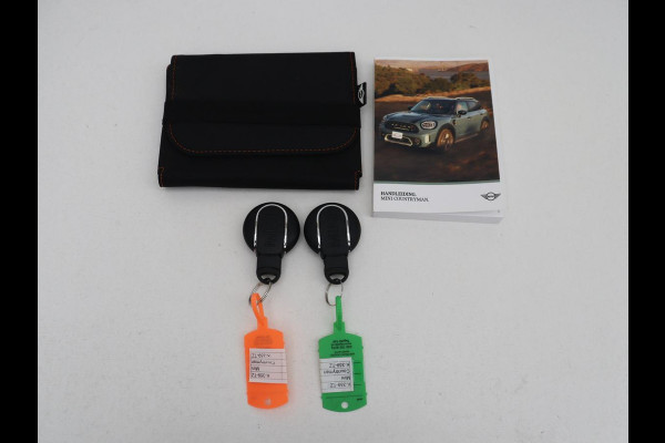 MINI Countryman 2.0 Cooper S Hammersmith | Panoramadak | Carplay | Camera | Harman/Kardon | Leder | Stoelverwarming | Elektrische kofferbak | Digital cockpit | Keyless | Cruise control | Climate control