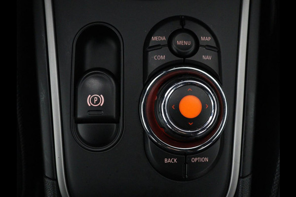 MINI Countryman 2.0 Cooper S Hammersmith | Panoramadak | Carplay | Camera | Harman/Kardon | Leder | Stoelverwarming | Elektrische kofferbak | Digital cockpit | Keyless | Cruise control | Climate control
