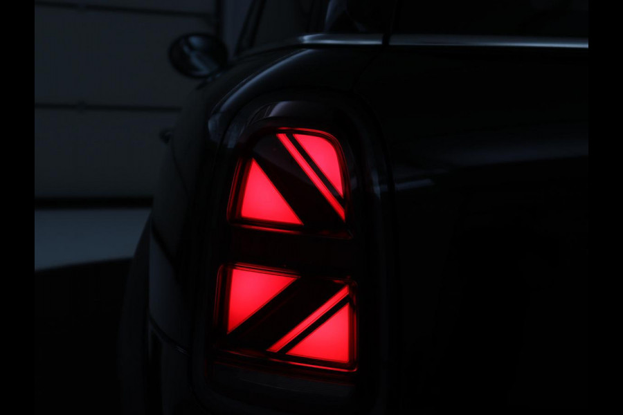 MINI Countryman 2.0 Cooper S Hammersmith | Panoramadak | Carplay | Camera | Harman/Kardon | Leder | Stoelverwarming | Elektrische kofferbak | Digital cockpit | Keyless | Cruise control | Climate control