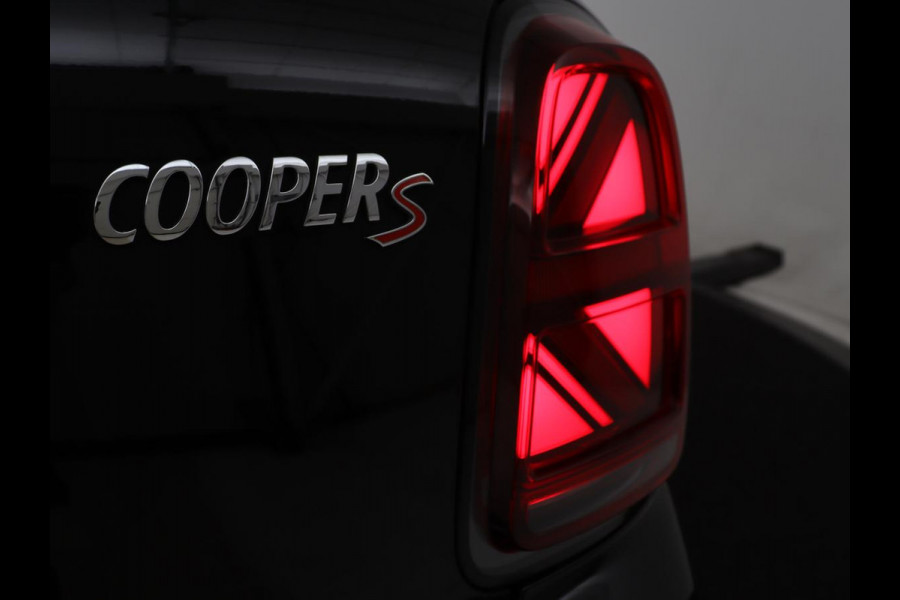 MINI Countryman 2.0 Cooper S Hammersmith | Panoramadak | Carplay | Camera | Harman/Kardon | Leder | Stoelverwarming | Elektrische kofferbak | Digital cockpit | Keyless | Cruise control | Climate control
