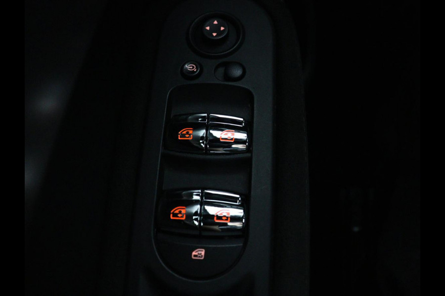 MINI Countryman 2.0 Cooper S Hammersmith | Panoramadak | Carplay | Camera | Harman/Kardon | Leder | Stoelverwarming | Elektrische kofferbak | Digital cockpit | Keyless | Cruise control | Climate control