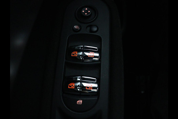 MINI Countryman 2.0 Cooper S Hammersmith | Panoramadak | Carplay | Camera | Harman/Kardon | Leder | Stoelverwarming | Elektrische kofferbak | Digital cockpit | Keyless | Cruise control | Climate control