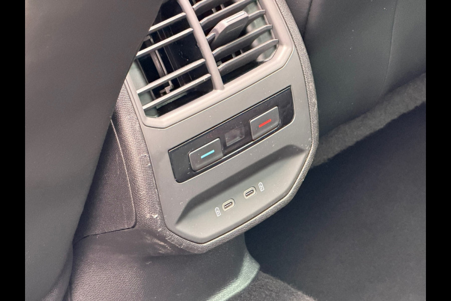 Seat Leon Sportstourer 1.4 TSI eHybrid PHEV FR Business | Navigatie | Clima | Panoramadak | Cruise | Camera | Trekhaak | 18"