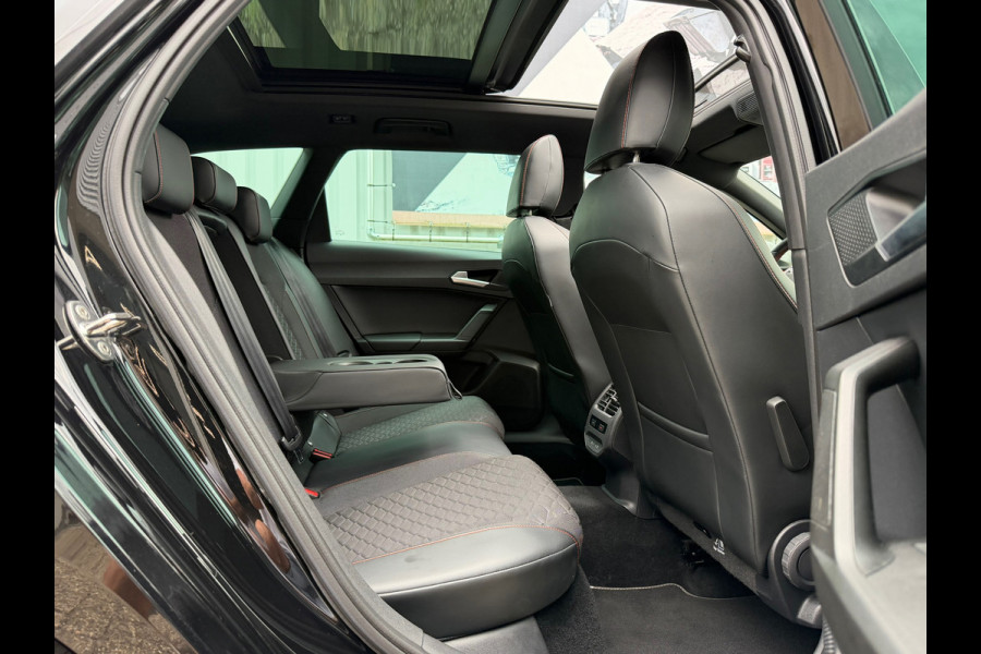 Seat Leon Sportstourer 1.4 TSI eHybrid PHEV FR Business | Navigatie | Clima | Panoramadak | Cruise | Camera | Trekhaak | 18"